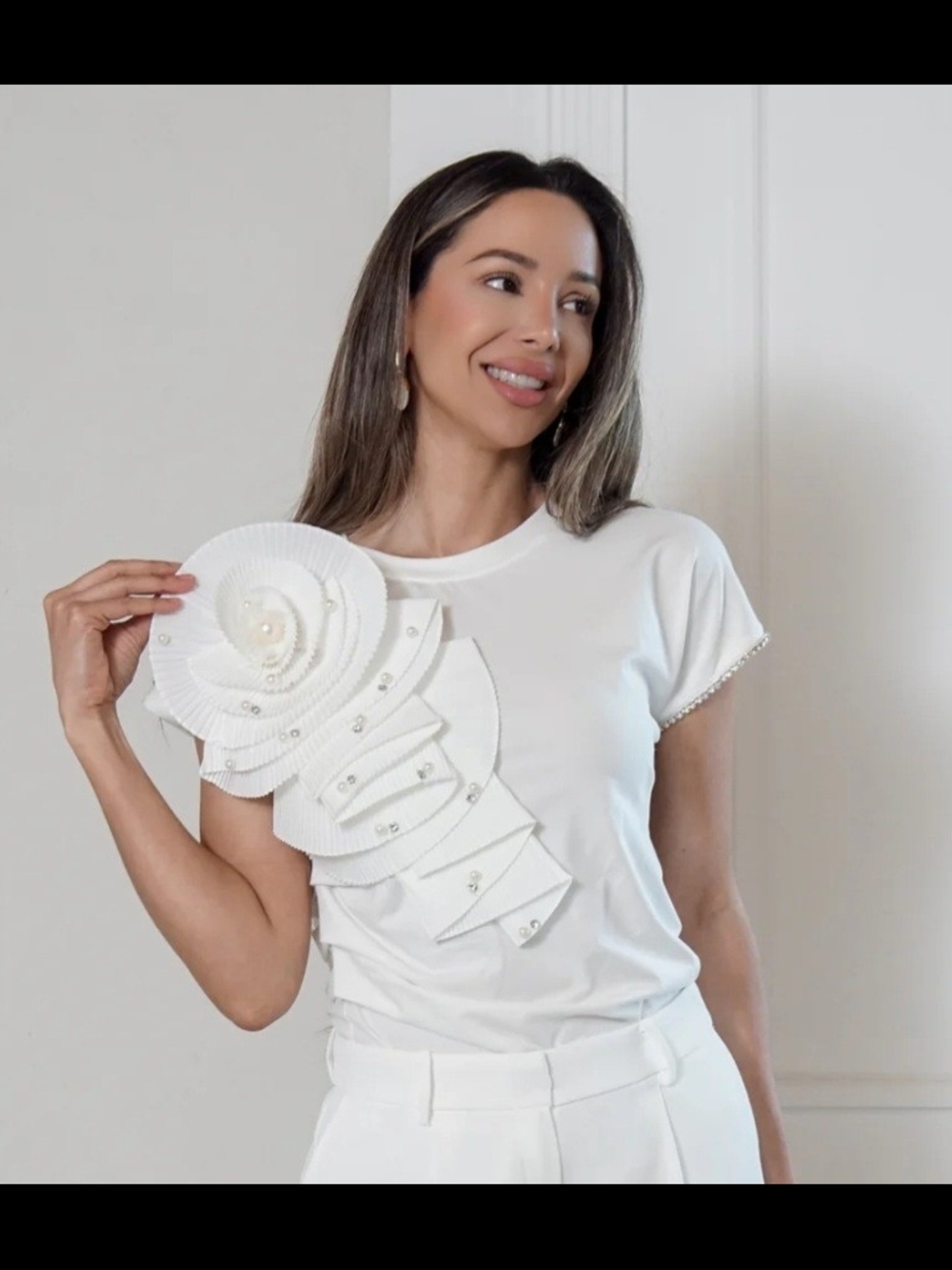 Elegant White Embellished Floral Appliqué Tee